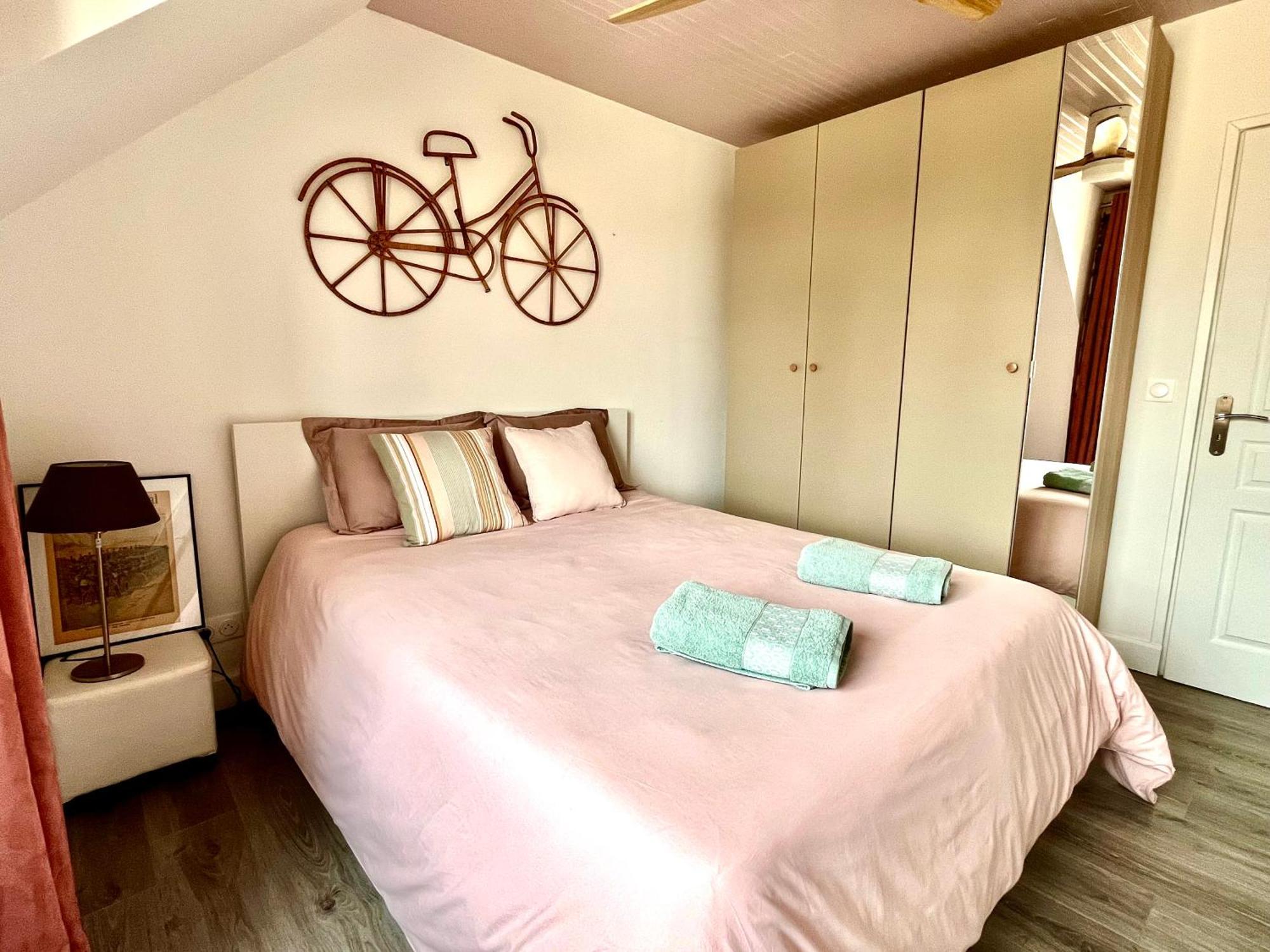 Appartement En Plein Centre Ville Milly-la-Foret Eksteriør bilde